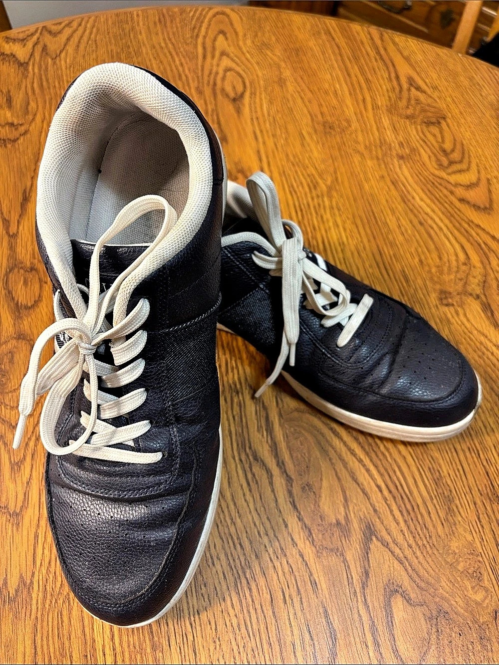 Guess Black & White Sneakers